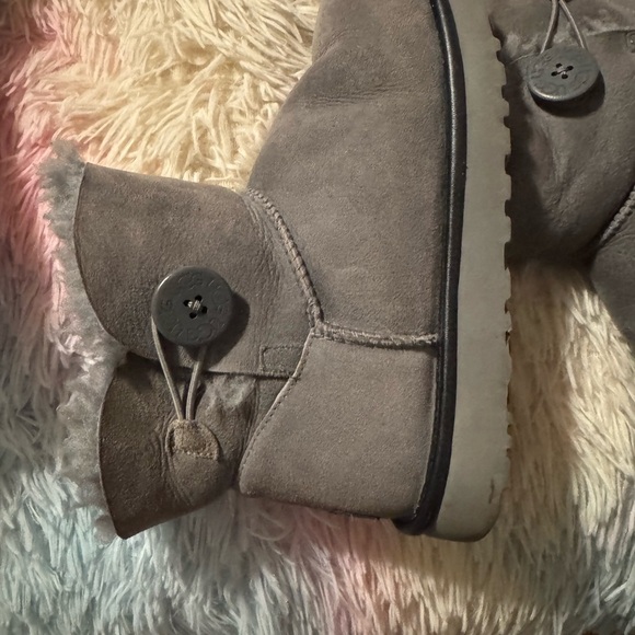 Gray Suede Ankle Boots with Fur Lining mint condition! - Picture 5 of 11